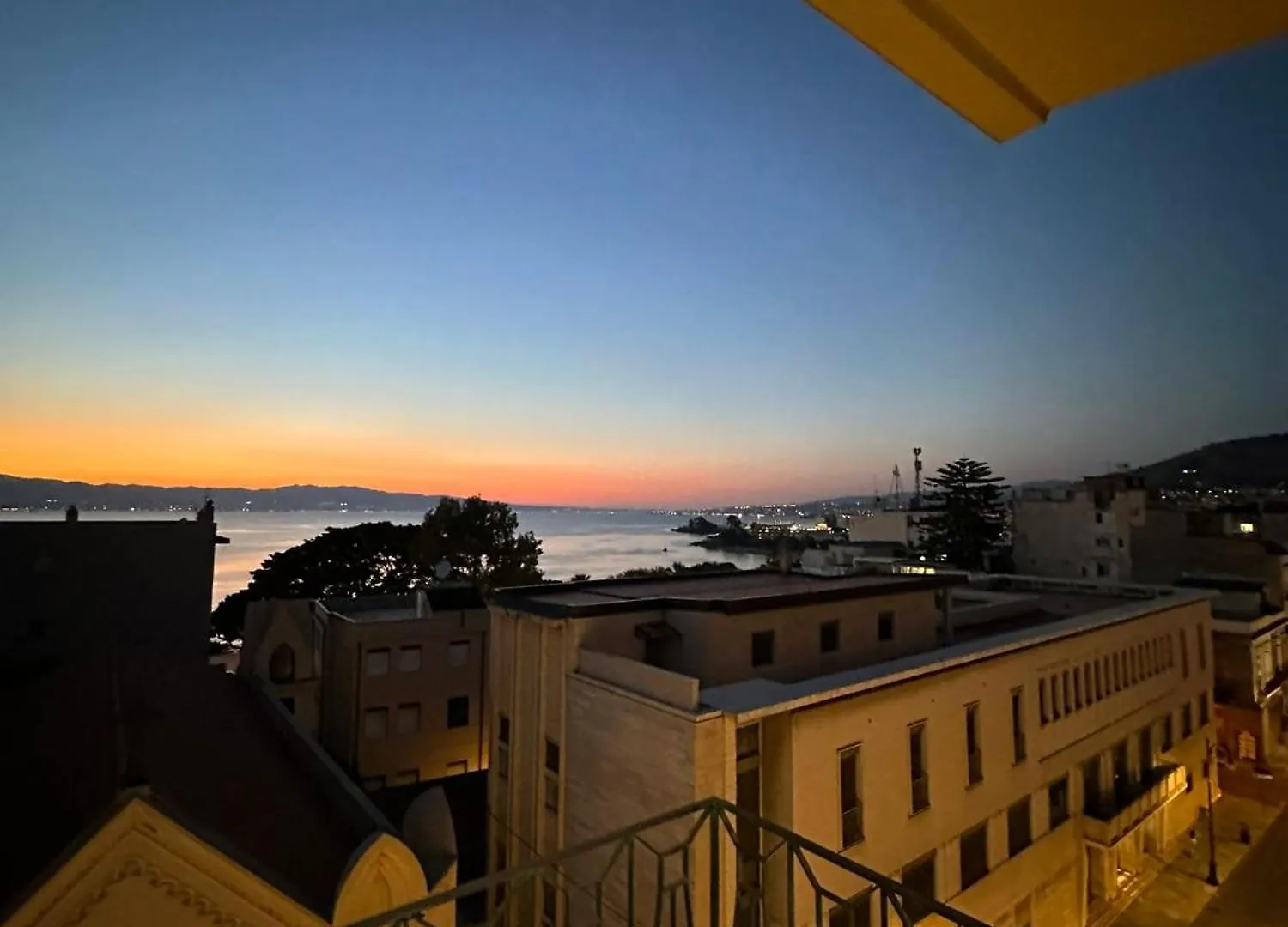 Luxury Flat On The Heart Of Reggio Calabria Apartment